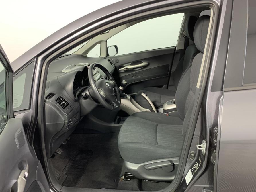 Toyota Auris I Москва  - изображение 16