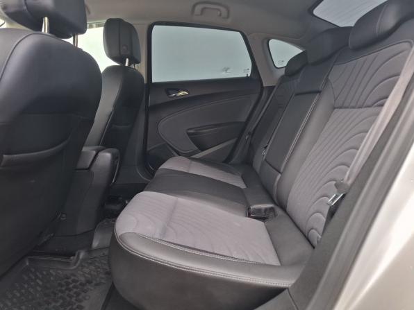 Opel Astra J Рестайлинг с пробегом 2014 года, цена 750 000 рублей, 193066 км, седан, Автокод Объявления