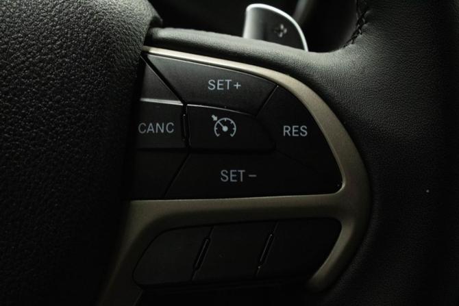 Jeep Grand Cherokee IV (WK2) Рестайлинг с пробегом 2013 года, цена 2 100 000 рублей, 187630 км, внедорожник, Автокод Объявления