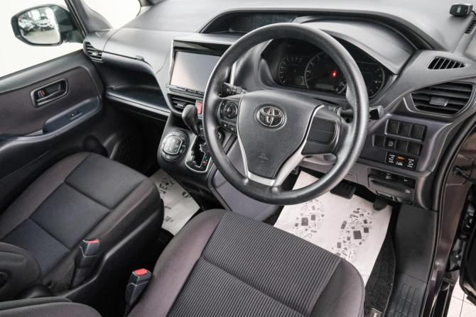 Toyota Noah III (R80) с пробегом 2015 года, цена 1 699 000 рублей, 134000 км, минивэн, Автокод Объявления