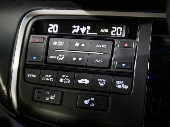 Honda Stepwgn V Рестайлинг с пробегом 2019 года, цена 2 195 000 рублей, 76109 км, минивэн, Автокод Объявления