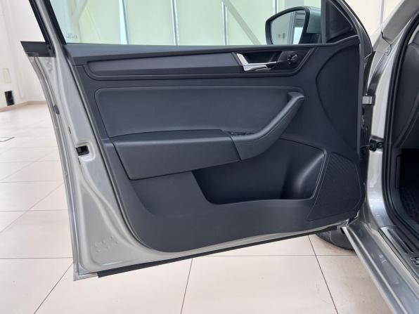 Skoda Rapid II с пробегом 2021 года, цена 1 490 000 рублей, 95647 км, лифтбек, Автокод Объявления