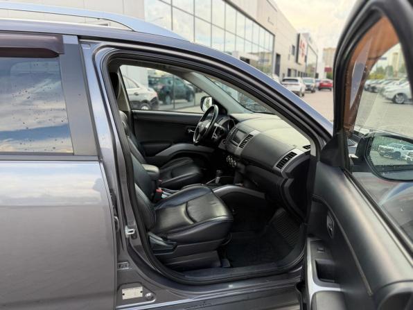Mitsubishi Outlander II Рестайлинг с пробегом 2010 года, цена 1 250 000 рублей, 255243 км, внедорожник, Автокод Объявления