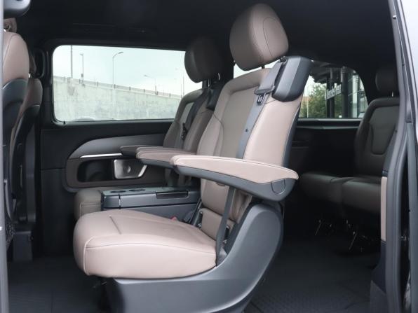 Mercedes-Benz V-Класс III (W447) Рестайлинг 2 с пробегом 2025 года, цена 12 200 000 рублей, 8703 км, минивэн, Автокод Объявления