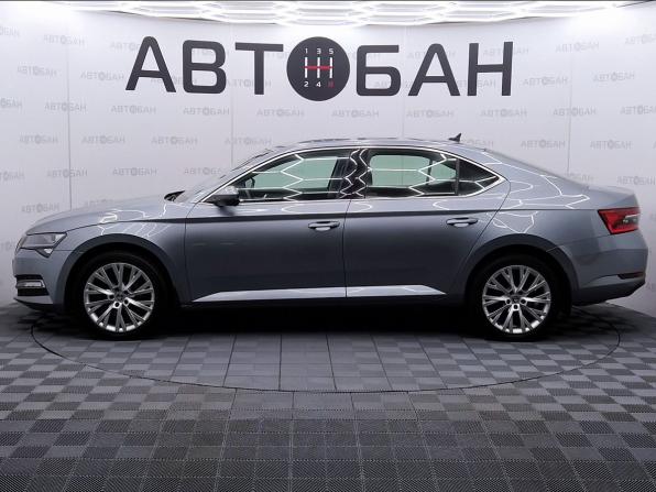 Skoda Superb III Рестайлинг с пробегом 2021 года, цена 2 489 000 рублей, 161797 км, лифтбек, Автокод Объявления