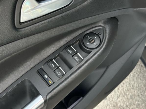 Ford Kuga II с пробегом 2015 года, цена 1 059 000 рублей, 242154 км, внедорожник, Автокод Объявления