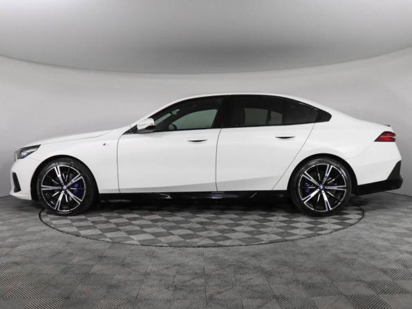 BMW 5 серии VIII (G60/G61/G68) с пробегом 2023 года, цена 6 700 000 рублей, 40682 км, седан, Автокод Объявления