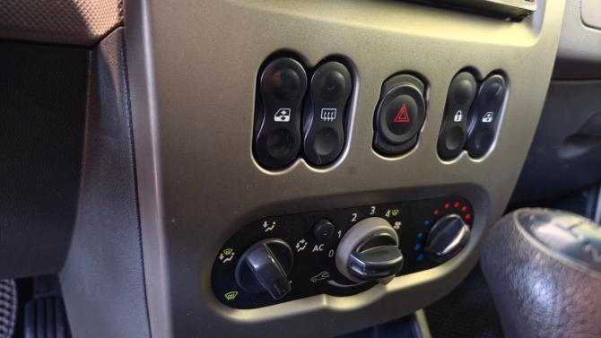 Renault Logan I Рестайлинг с пробегом 2010 года, цена 245 000 рублей, 231481 км, седан, Автокод Объявления