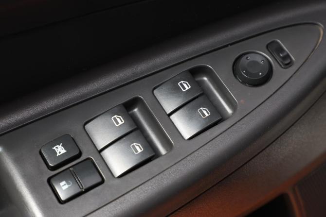 Dongfeng H30 Cross с пробегом 2015 года, цена 899 000 рублей, 139008 км, хэтчбек, Автокод Объявления