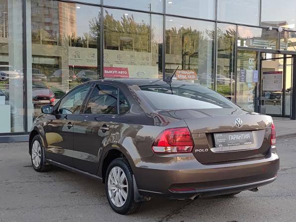Volkswagen Polo V Рестайлинг с пробегом 2017 года, цена 930 000 рублей, 97452 км, седан, Автокод Объявления