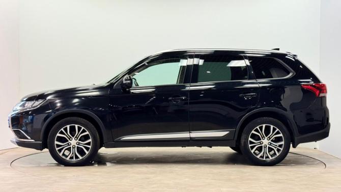 Mitsubishi Outlander III Рестайлинг 3 с пробегом 2018 года, цена 2 220 000 рублей, 102351 км, внедорожник, Автокод Объявления
