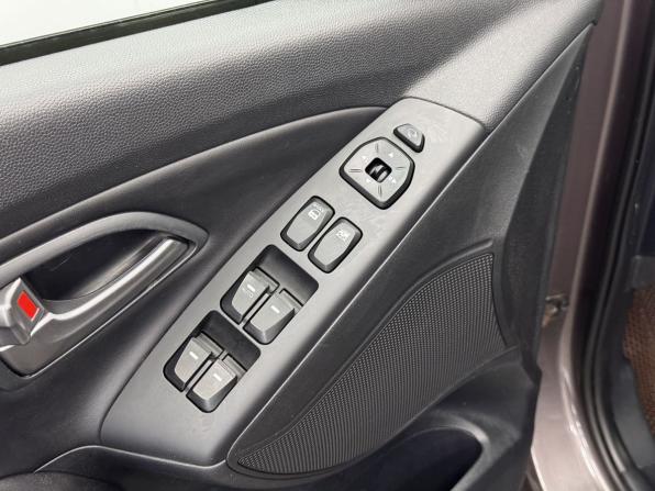 Hyundai ix35 I Рестайлинг с пробегом 2014 года, цена 1 385 000 рублей, 110246 км, внедорожник, Автокод Объявления