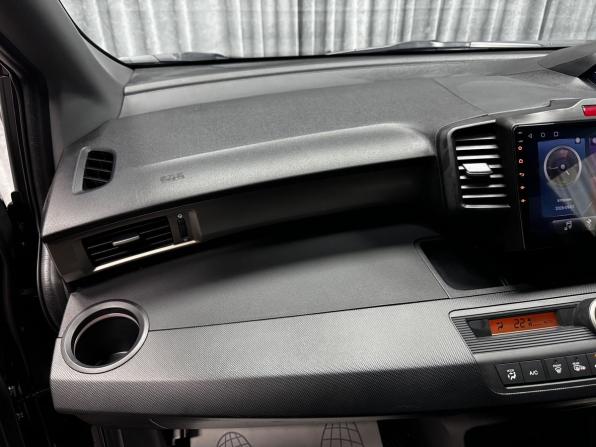 Honda Freed I Рестайлинг с пробегом 2012 года, цена 1 270 000 рублей, 207009 км, компактвэн, Автокод Объявления