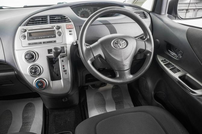 Toyota Ractis I с пробегом 2009 года, цена 599 000 рублей, 250000 км, хэтчбек, Автокод Объявления