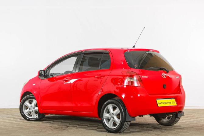 Toyota Yaris I Рестайлинг с пробегом 2006 года, цена 499 000 рублей, 242000 км, хэтчбек, Автокод Объявления
