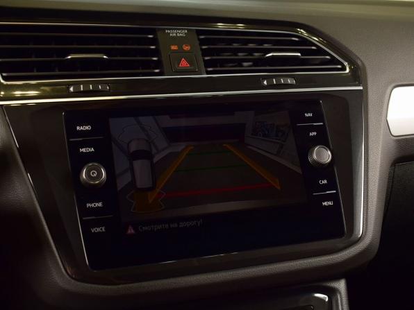 Volkswagen Tiguan II Рестайлинг с пробегом 2021 года, цена 2 585 995 рублей, 35609 км, внедорожник, Автокод Объявления