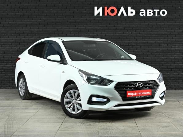 Hyundai Solaris II с пробегом 2017 года, цена 1 180 000 рублей, 140706 км, седан, Автокод Объявления
