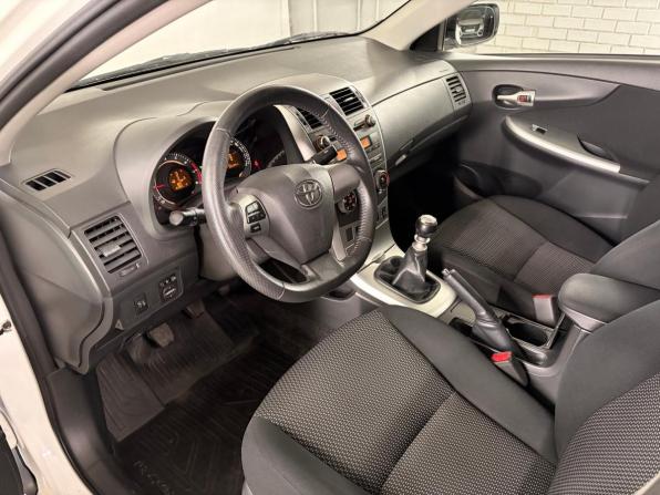 Toyota Corolla X (E140 E150) Рестайлинг с пробегом 2012 года, цена 1 250 000 рублей, 103744 км, седан, Автокод Объявления
