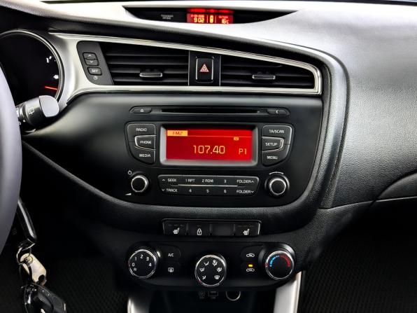 Kia Ceed II Рестайлинг с пробегом 2018 года, цена 1 385 000 рублей, 102124 км, хэтчбек, Автокод Объявления