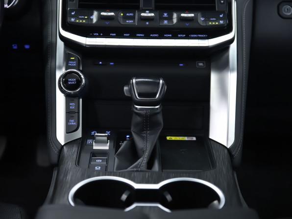 Toyota Land Cruiser 300 Series с пробегом 2021 года, цена 10 990 000 рублей, 112226 км, внедорожник, Автокод Объявления