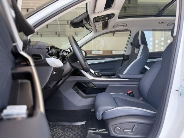 Geely Atlas II с пробегом 2024 года, цена 3 140 000 рублей, 8000 км, внедорожник, Автокод Объявления