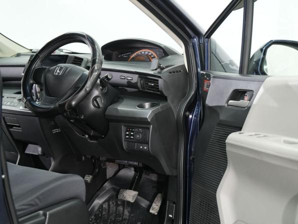 Honda Freed I с пробегом 2010 года, цена 1 070 000 рублей, 228363 км, компактвэн, Автокод Объявления