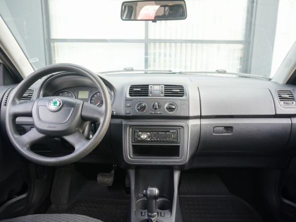 Skoda Fabia II Рестайлинг с пробегом 2011 года, цена 640 000 рублей, 183245 км, хэтчбек, Автокод Объявления