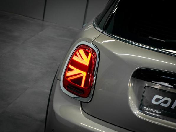 Mini Hatch III (F55/F56) Рестайлинг 2 с пробегом 2022 года, цена 3 149 000 рублей, 16192 км, хэтчбек, Автокод Объявления