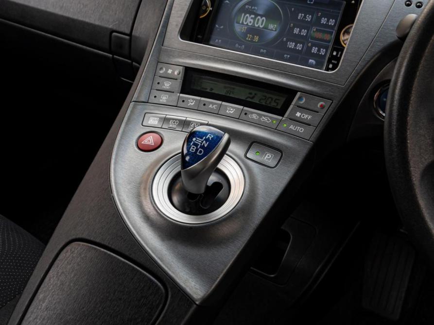 Toyota Prius III Рестайлинг (XW30) Краснодар  - изображение 12