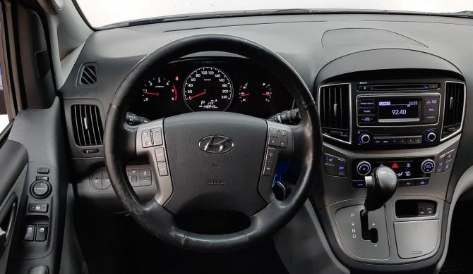 Hyundai H-1 II Рестайлинг 2 с пробегом 2018 года, цена 2 629 000 рублей, 148943 км, минивэн, Автокод Объявления