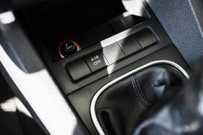 Volkswagen Jetta VI Рестайлинг с пробегом 2014 года, цена 1 300 000 рублей, 132000 км, седан, Автокод Объявления