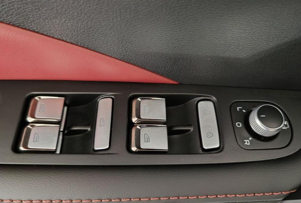 Geely Coolray I Ярославль  - изображение 18