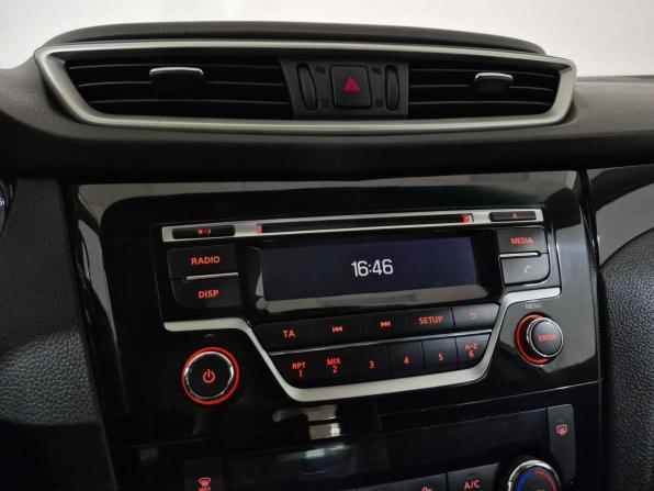 Nissan Qashqai II с пробегом 2017 года, цена 1 400 000 рублей, 180425 км, внедорожник, Автокод Объявления