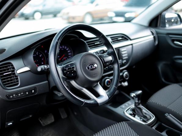 Kia Rio IV с пробегом 2018 года, цена 1 359 000 рублей, 154150 км, седан, Автокод Объявления