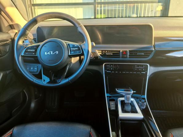 Kia Seltos I Рестайлинг с пробегом 2024 года, цена 2 550 000 рублей, 21000 км, внедорожник, Автокод Объявления