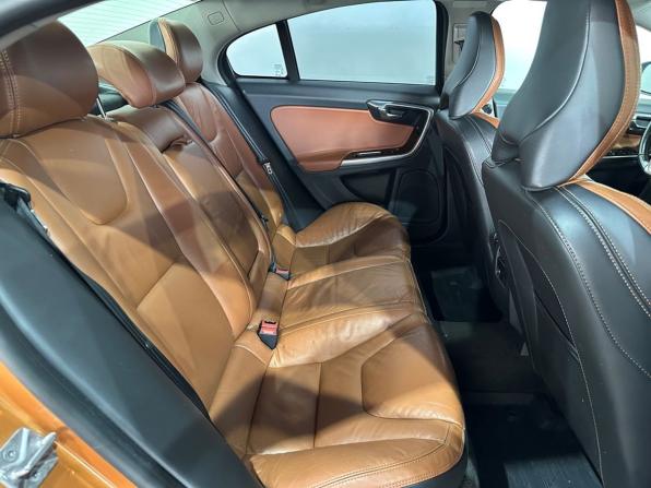 Volvo S60 II Рестайлинг с пробегом 2013 года, цена 1 430 000 рублей, 183130 км, седан, Автокод Объявления