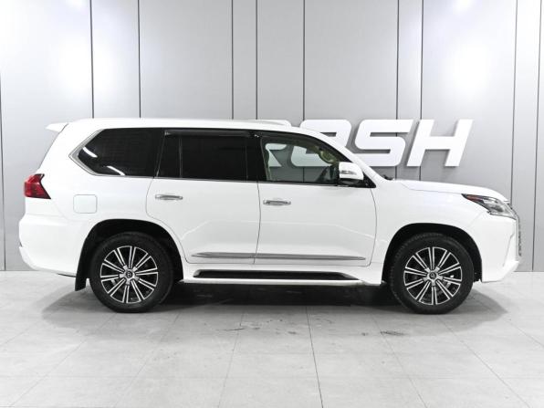 Lexus LX III Рестайлинг 2 с пробегом 2017 года, цена 5 989 000 рублей, 155075 км, внедорожник, Автокод Объявления