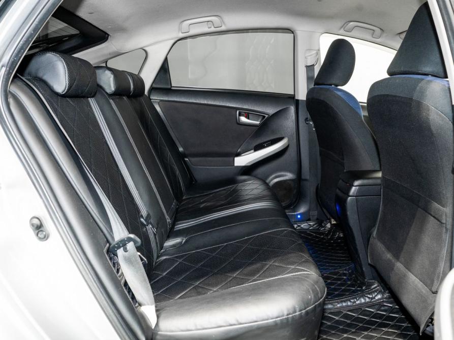 Toyota Prius III Рестайлинг (XW30) Чита  - изображение 5