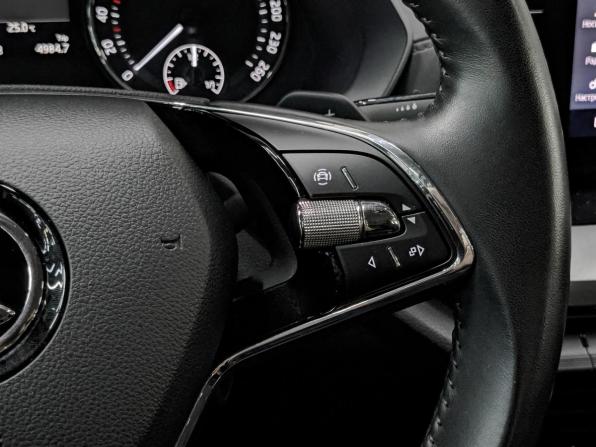 Skoda Octavia IV (A8) с пробегом 2021 года, цена 2 320 000 рублей, 94965 км, лифтбек, Автокод Объявления