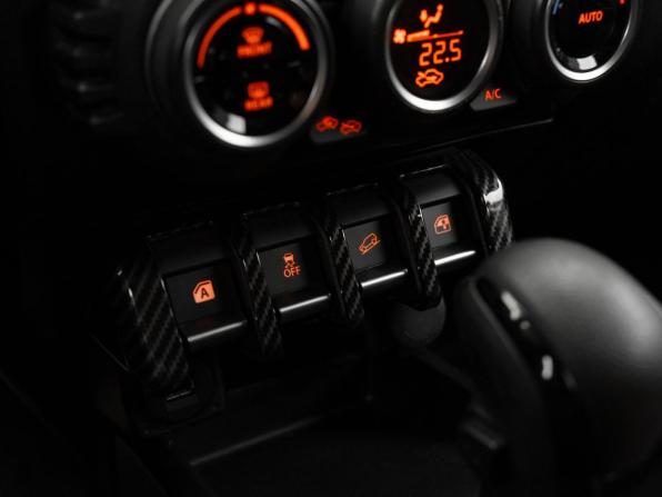 Suzuki Jimny IV с пробегом 2021 года, цена 3 280 000 рублей, 29452 км, внедорожник, Автокод Объявления