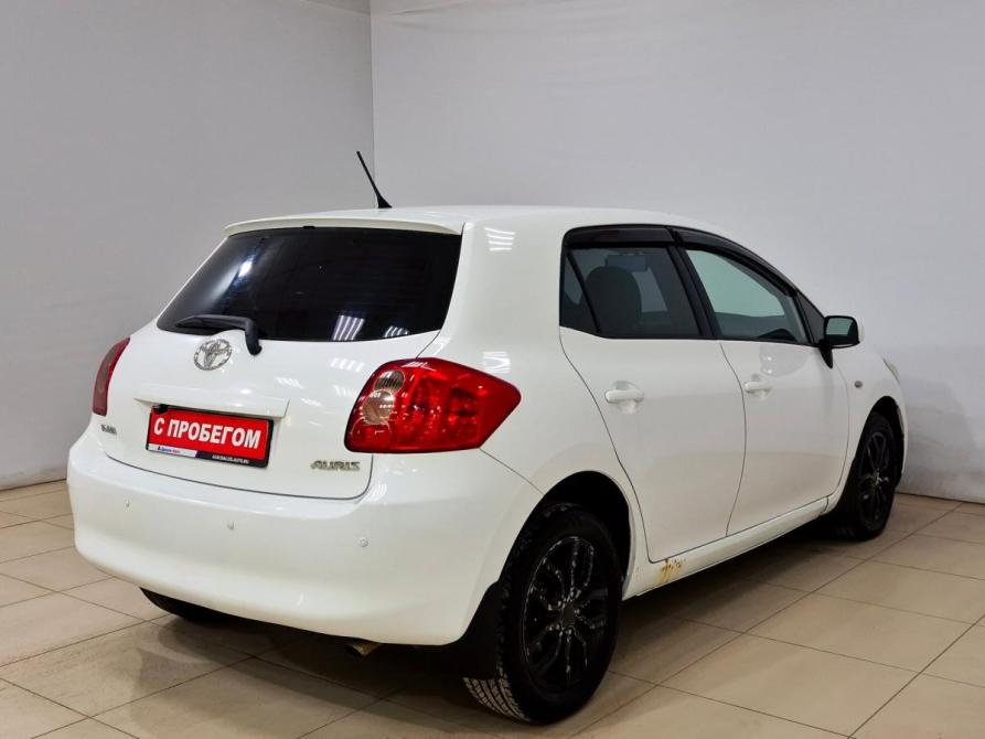 Toyota Auris I Альметьевск  - изображение 4