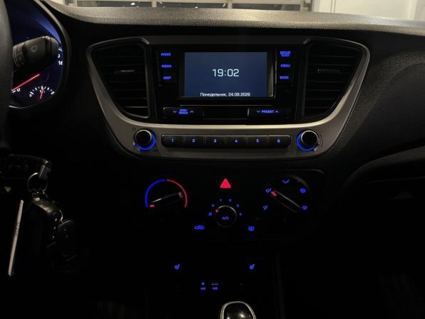 Hyundai Solaris II с пробегом 2019 года, цена 1 150 000 рублей, 140699 км, седан, Автокод Объявления