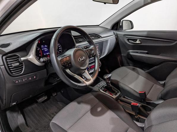 Kia Rio IV Рестайлинг с пробегом 2021 года, цена 1 690 000 рублей, 35810 км, седан, Автокод Объявления