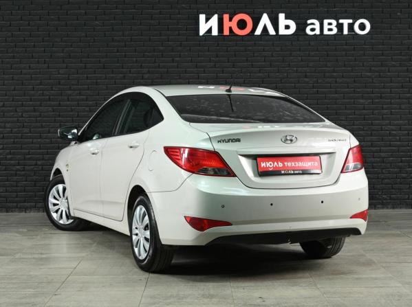 Hyundai Solaris I Рестайлинг с пробегом 2015 года, цена 600 000 рублей, 299560 км, седан, Автокод Объявления
