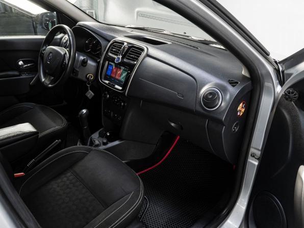 Renault Sandero II с пробегом 2015 года, цена 600 000 рублей, 217798 км, хэтчбек, Автокод Объявления