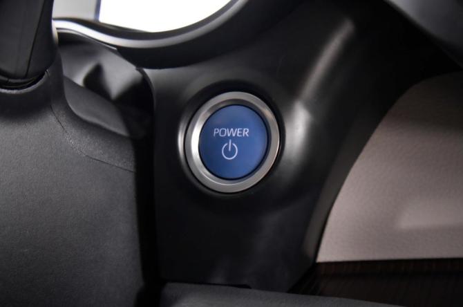 Toyota Sienna IV с пробегом 2021 года, цена 3 899 000 рублей, 5000 км, минивэн, Автокод Объявления
