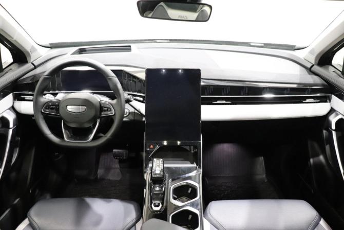Geely Atlas II с пробегом 2024 года, цена 3 045 000 рублей, 20043 км, внедорожник, Автокод Объявления