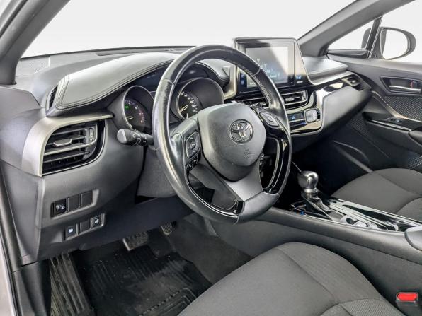 Toyota C-HR I с пробегом 2018 года, цена 1 970 000 рублей, 156834 км, внедорожник, Автокод Объявления