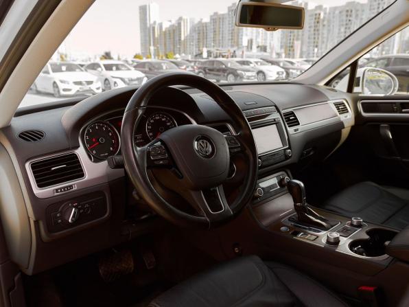 Volkswagen Touareg II Рестайлинг с пробегом 2015 года, цена 3 298 000 рублей, 116552 км, внедорожник, Автокод Объявления