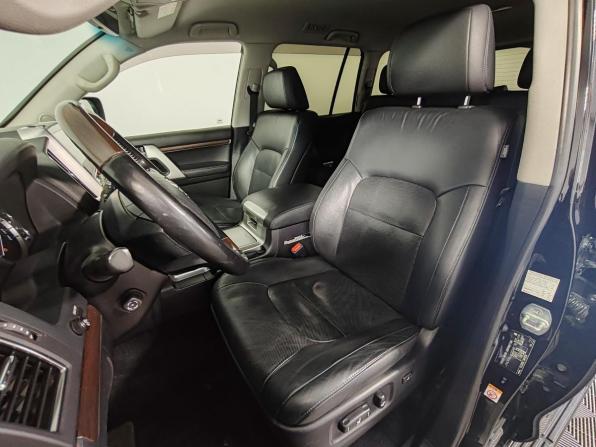 Toyota Land Cruiser 200 Series Рестайлинг 2 с пробегом 2018 года, цена 5 599 000 рублей, 230179 км, внедорожник, Автокод Объявления